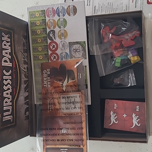 Jurassic Park Board Game - Picture 4 of 6